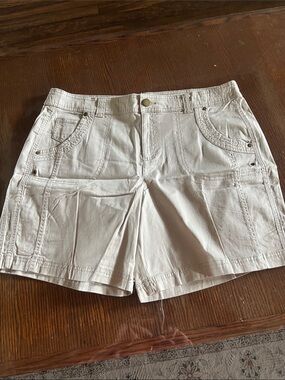 Style & Co Classic Women's Utility Shorts in Light Beige